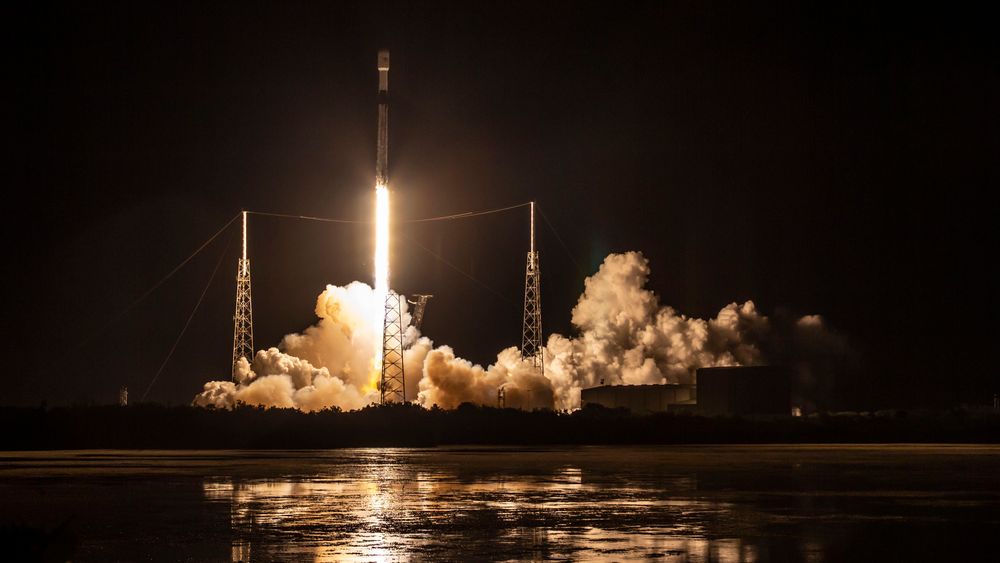 SpaceX skal skyte opp tusenvis av satellitter for Starlink-prosjektet. Ikke alle er like glade for det.