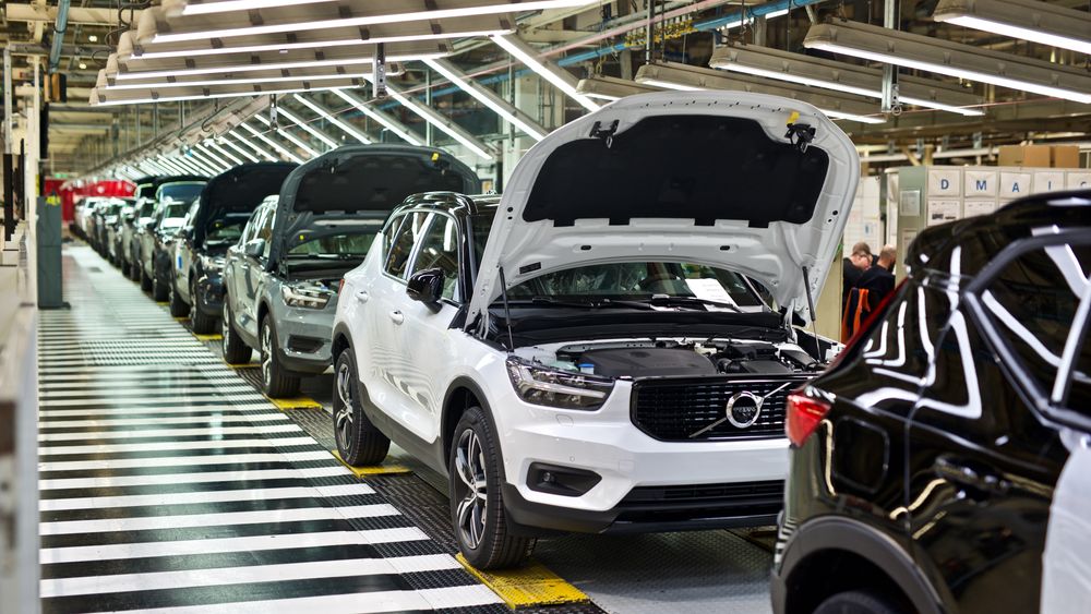 Volvo bygger ny elbilfabrikk i Slovakia. Her fra produksjon av XC40 i Gent.