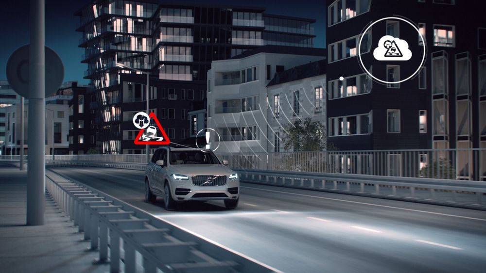Volvo introduserte i 2015 teknologi som gjør at bilene kan dele informasjon om lokale kjøreforhold.