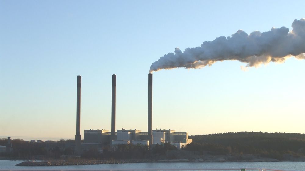 Det oljefyrte kraftverket i Karlshamn er fra 60-tallet og er nå satt i drift igjen. Bildet er noen år gammelt.