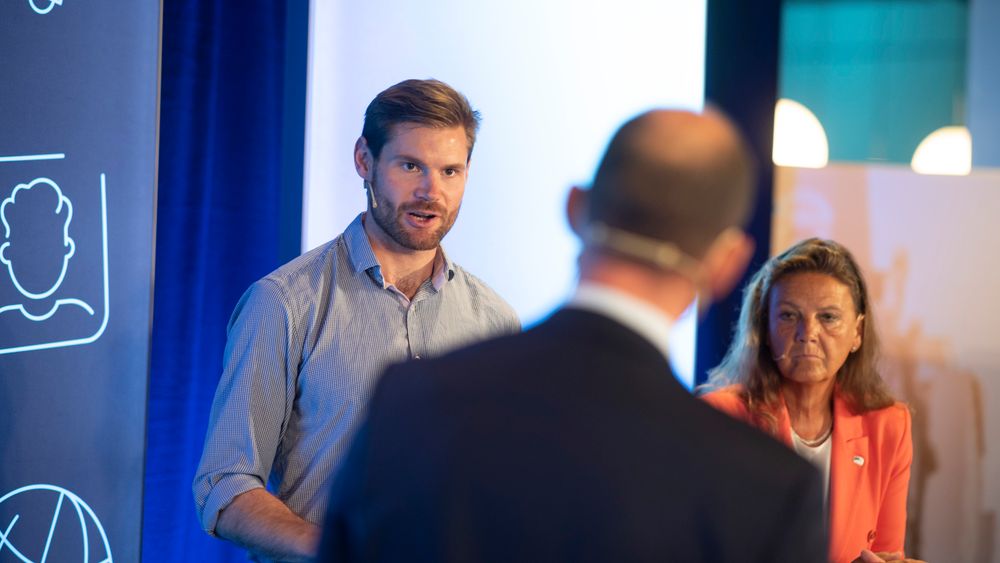 Arbeiderpartiets fraksjonsleder i transport- og kommunikasjonskomiteen, Nils Kristen Sandtrøen, her i debatt med Høyres Ingjerd Schou, som sitter i utenriks og forsvarskomiteen på Stortinget.