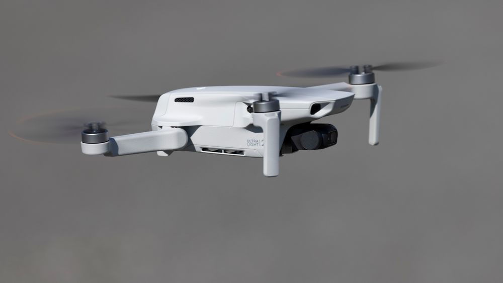 Ulovlig bruk av droner skaper problemer ved norske flyplasser - Tu.no