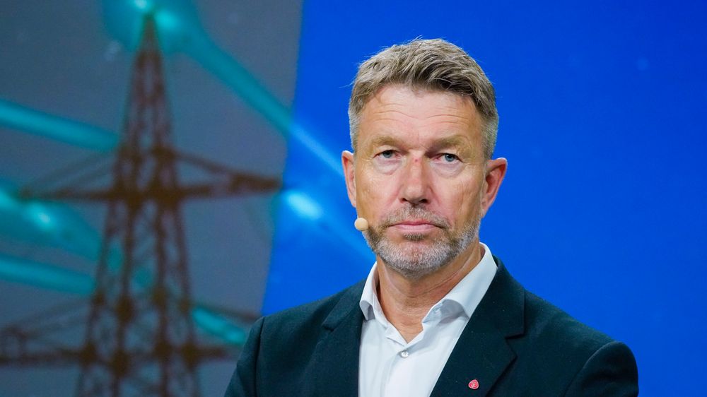 Olje- og energiminister Terje Aasland (Ap) ønsker seg mer nedbør.
