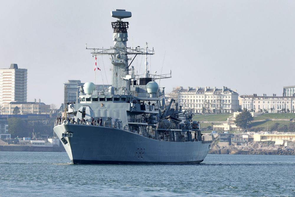 HMS Somerset avskjærte et russisk skip for kort tid siden.