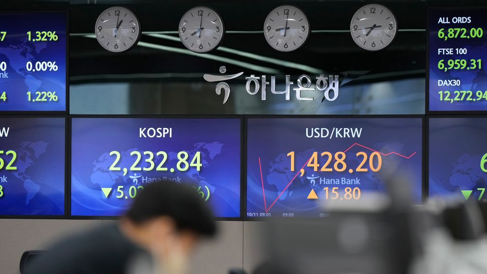 Asiatiske børser opplevde tirsdag nedgang som følge av kursfall for en rekke teknologiselskaper. Her fra børsen i Seoul.