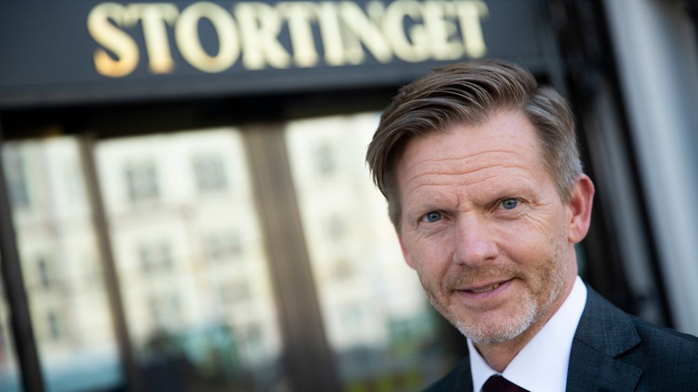 Høyres Tage Pettersen er redd for at økt skatt på vannkraft-inntekter skal gi mindre penger til bredbåndsbygging.