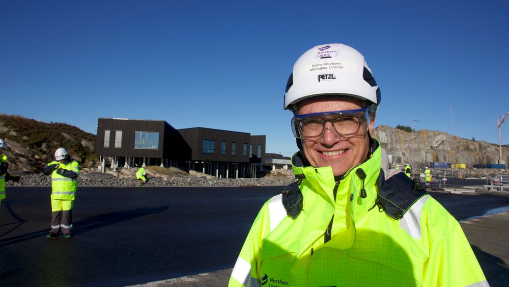 Børre Jacobsen, direktør i Northern Lights, kan puste lettet ut etter at de har fullført boringen av to brønner for CO2-lageret. De har også bekreftet at det er kapasitet til å lagre minst 5 millioner tonn CO2 i året. 
