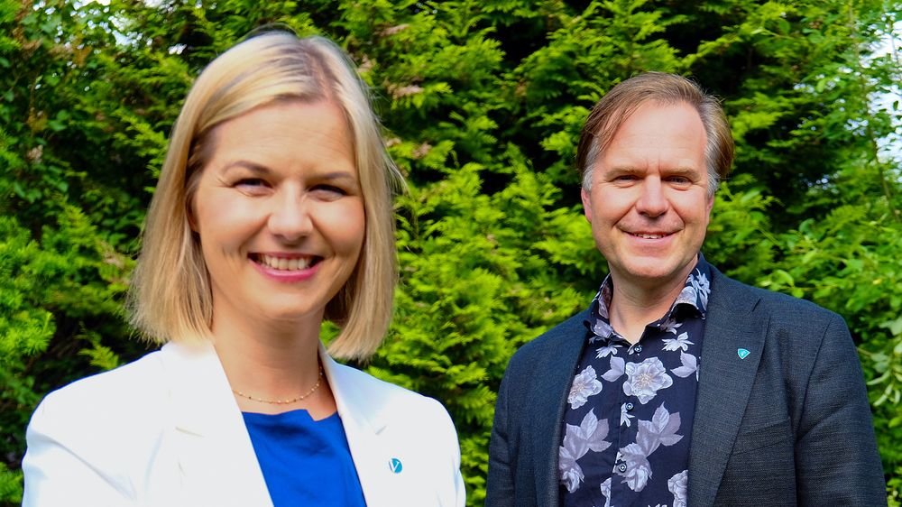 Venstre-leder Guri Melby og partikollega Alfred Bjørlo vil ha fart på digitalisering. Samlet vil tiltakene de legger frem ha en kostnad på 8,34 milliarder kroner, og det er bare de forslagene de nevner som de viktigste.