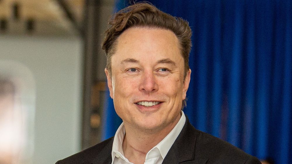 – Det er innledningsvis behov for meg etter oppkjøpet for å reorganisere selskapet. Men jeg forventer at jeg kan kutte ned tiden jeg tilbringer i Twitter, sier Elon Musk.