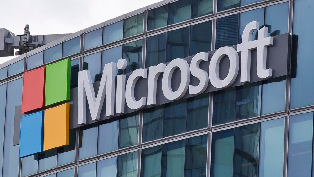 − Vårt arbeid med å beskytte kundenes data er markedsledende, svarer Microsoft til kritikken.