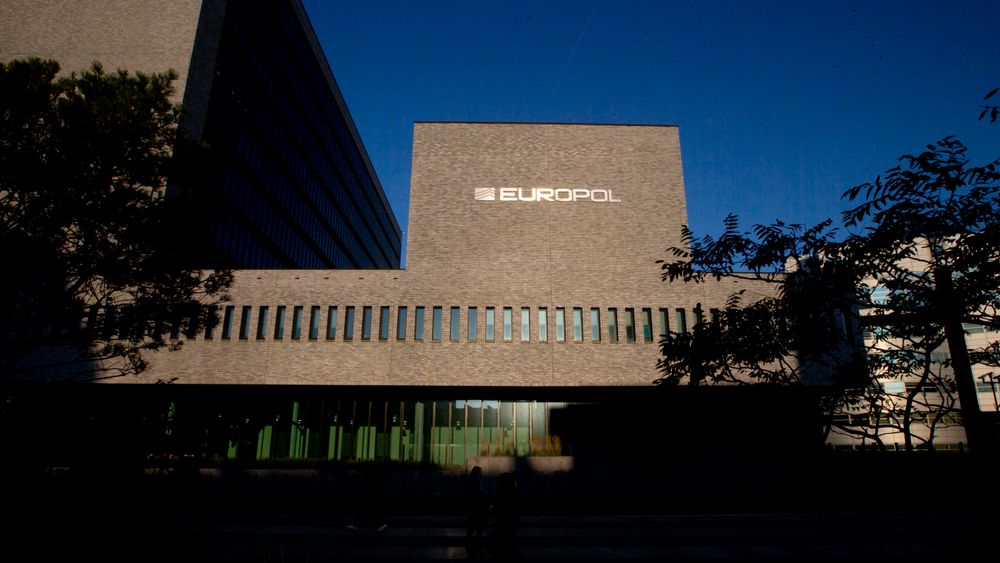 Europol, EUs politisamarbeid innen kriminaletterretning, jobber for å dekryptere informasjon på meldingstjenesten Sky ECC. Etterforskere har avdekket svært voldelige narkotikabander i Europa.