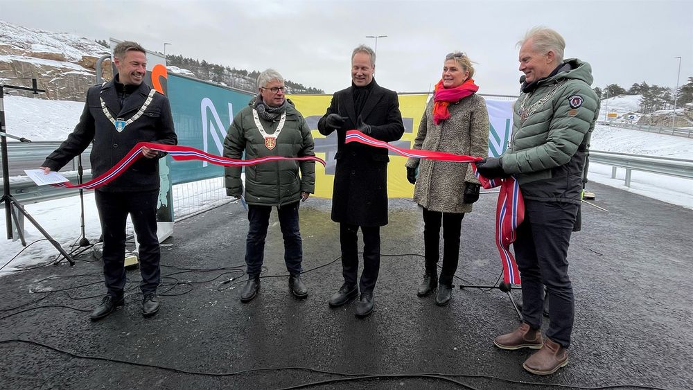 Fredag 9. desember bleden nye strekningen mellom Kristiansand og Mandal åpnet.
