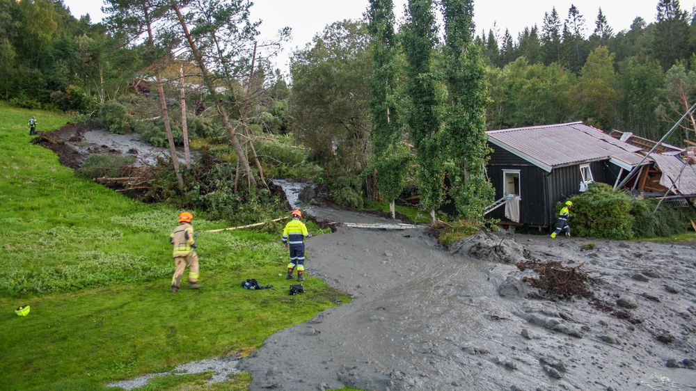 Et jordskred traff 2. september et hus i Valsøyfjorden i Heim kommune i Trøndelag. Bjørg Hendset (85) omkom.