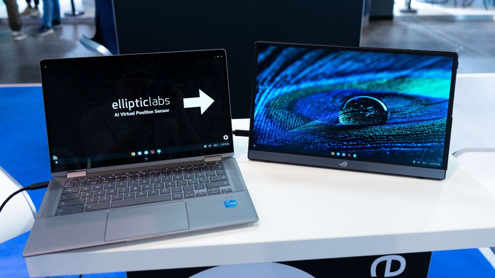 Elliptic sin programvare kan ved hjelp av høyttaler og mikrofoner innebygget i skjerm og laptop finne ut hvor skjermen er i forhold til laptopen.
