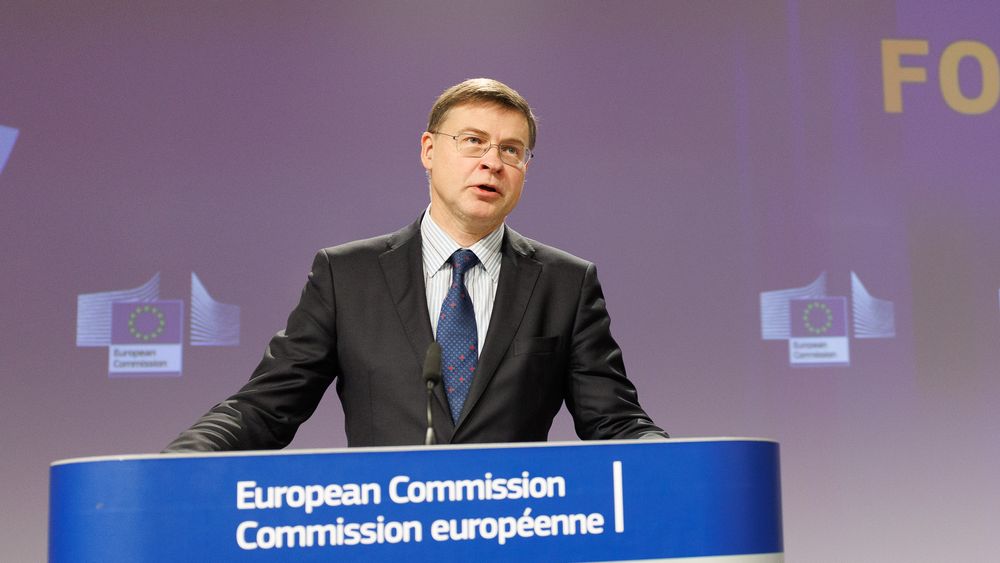 EU-kommissær Valdis Dombrovskis presenterer Kommisjonens «guidelines» for budsjettåret 2024.