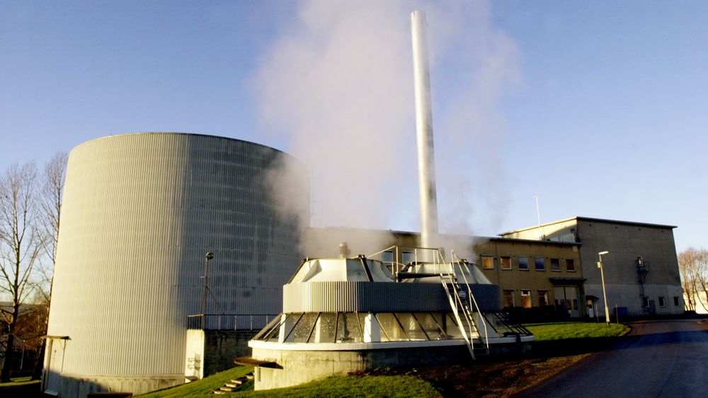 – Selv om Norge ikke har hatt kommersielle reaktorer, har vi unik kompetanse innen kjernekraft som har vært og er viktig for kjernekraft internasjonalt. Norge og Ife har drevet fire forskningsreaktorer, skriver innleggsforfatterne. Her er reaktortårnet på Ife på Kjeller.
