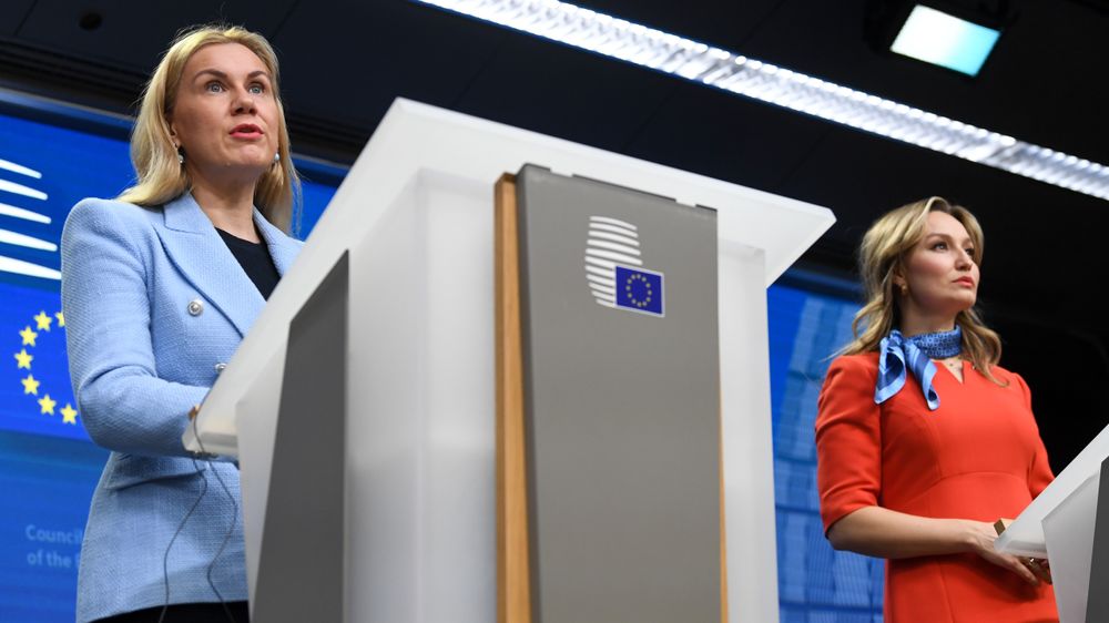 Energikommissær Kadri Simson (t.v.) og Sveriges energiminister Ebba Busch understreker at energikrisen ikke er over. 
