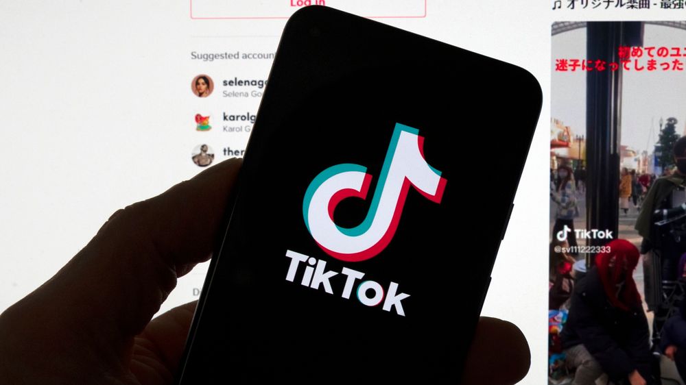 Ansatte i NRK må nå fjerne Tiktok fra sine tjenestetelefoner. Det har toppledelsen i mediehuset bestemt.
