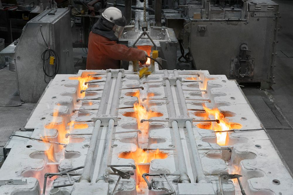Norsk metallproduksjon er basert på fornybar kraft. Karbontoll som hindrer "karbonlekkasje" kan være svært gunstig for norsk kraftintensiv industri, deriblant Hydro. 