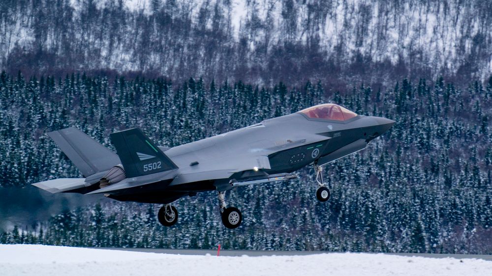Det er mangel på mekanikere i Luftforsvaret etter at Bodø flystasjon ble lagt ned og kampflyene F-35 ble plassert på Ørland og Evenes.
