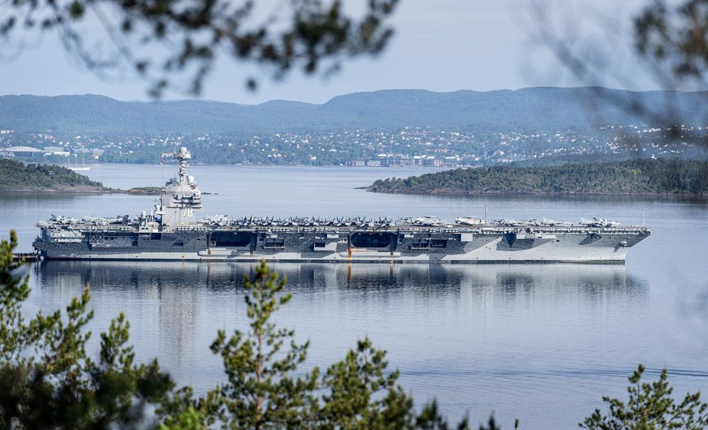 Hangarskipet USS Gerald R. Ford har to atomreaktorer som også kan brukes til annet enn å holde skipet i gang. Her er hangarskipet på besøk i Oslo i 2023.