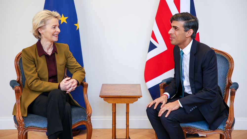 Krigen i Ukraina, med påfølgende energikrise, er blant det som har brakt EU og Storbritannia nærmere hverandre. Bildet er fra et møte mellom Eu-kommisjonens president Ursula von der Leyen og Storbritannias statsminister Rishi Sunak.