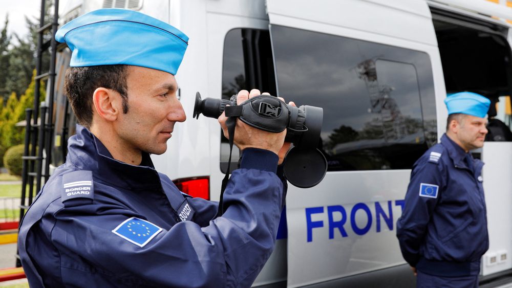 Grensestyrken Frontex samler inn opplysninger om migranter og flyktninger som senere kan bli brukt mot dem, mener EUs datatilsyn.