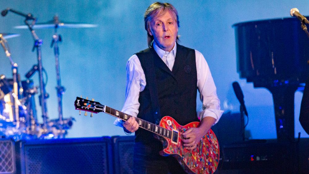 Paul McCartney på Glastonbury-festivalen i England i fjor sommer.