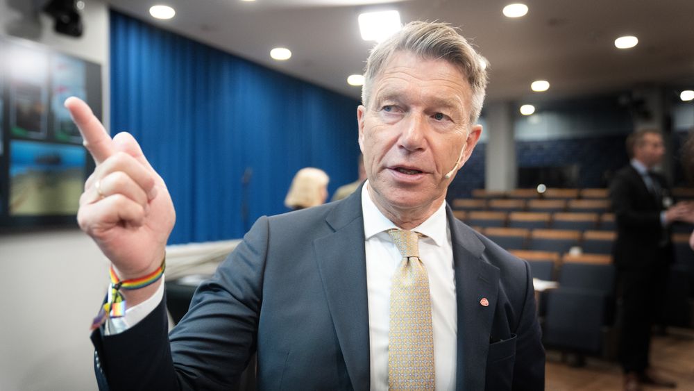 Olje- og energiminister, Terje Aasland (Ap), sier regjeringen er klar for å tildele nye oljelisenser på norsk sokkel om få dager.