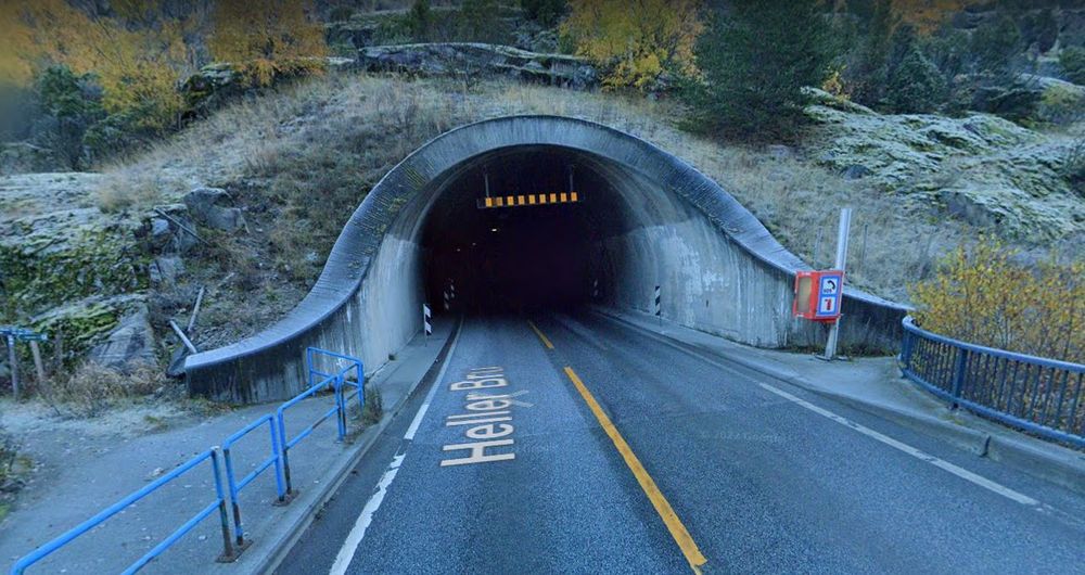 Portalen til den 6,5 kilometer lange tunnelen som skal rustes opp.