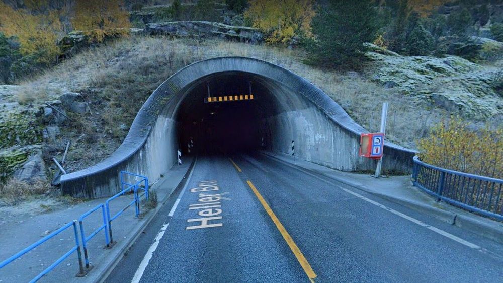 Fodnestunnelen er 6,6 kilometer lang. Her portalen mot Lærdalsøyri.