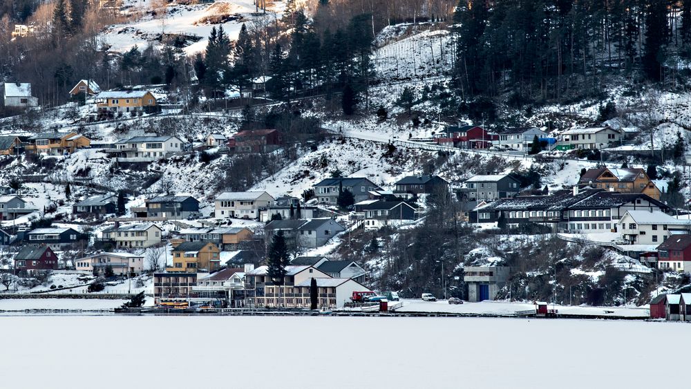 Ulvik i Hardanger har Norges dårligste fiberdekning. Men nå vil Hardanger Energi Breiband bygge ut så det synes i Nkom-statistikken.