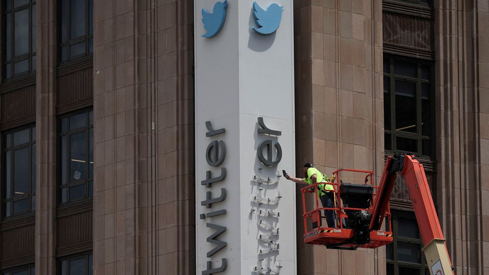 Twitter-skiltet utenfor hovedkvarteret til selskapet som tidligere het Twitter, ble fjernet i slutten av juli 2023.