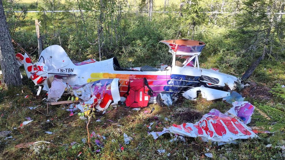 To menn omkom da et mindre fly styrtet sør for Reinsvoll flyplass i Vestre Toten mandag kveld.