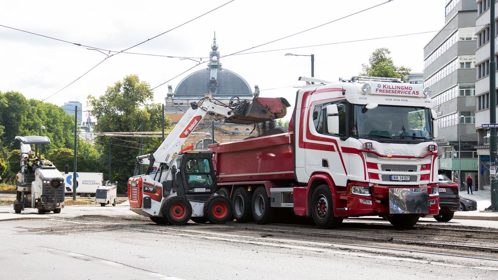 Killingmo Freseservice freste fortsatt asfalt i Sporveiens prosjekt på Nationaltheatret etter at selskapet ble kastet ut hos Statens vegvesen.