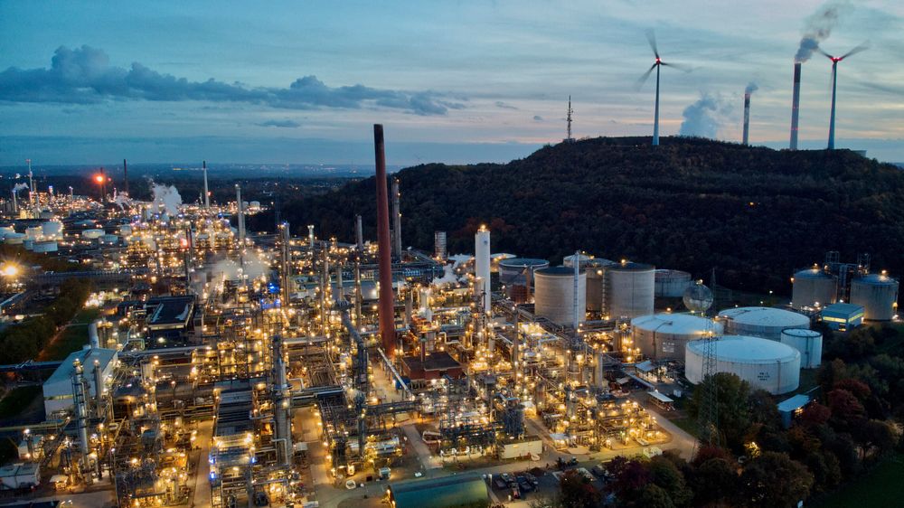 Tysklands nest største oljeraffineri eies av BP og ligger i Gelsenkirchen. Selskapet planlegger nå store investeringer i energiomstillingen i Europas største økonomi.