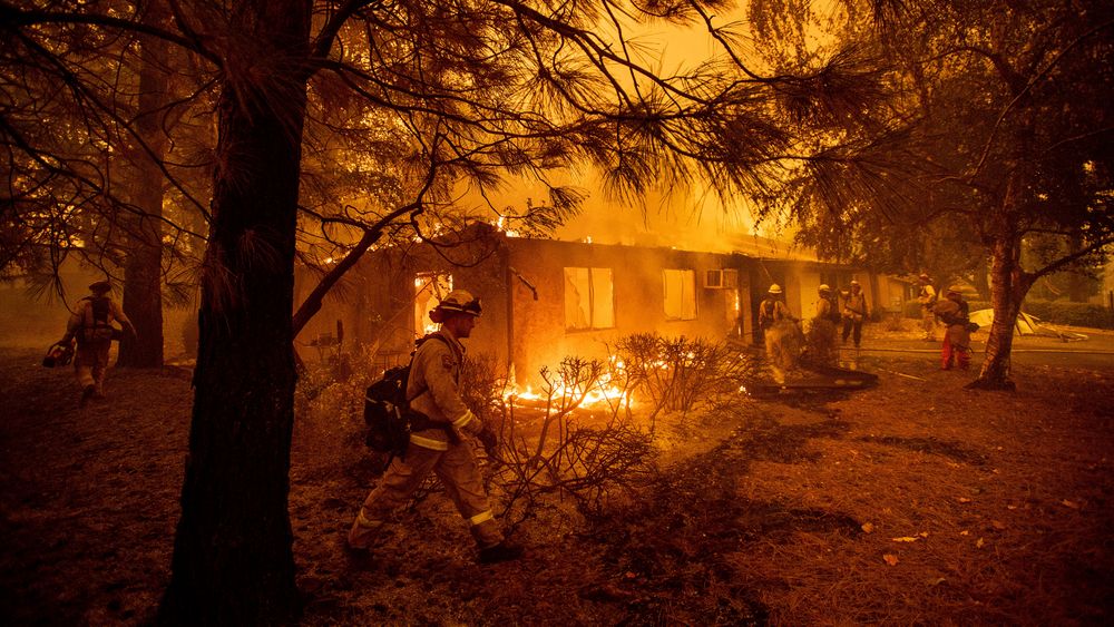 California saksøker de store oljeselskapene for å ha bidratt til klimaendringer som blant har ført til stadig hyppigere branner i delstaten, her fra brannen som la byen Paradise i aske i 2018.