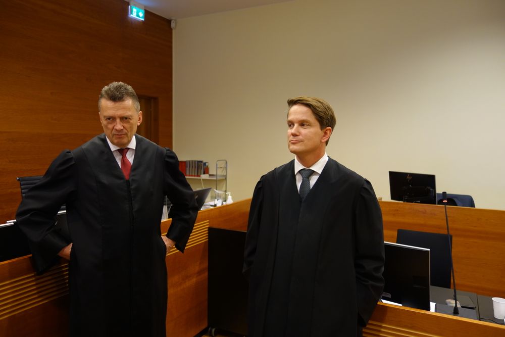 Forsvarerne til den tidligere NTNU-professoren, Brynjulf Risnes (t.v) og Sven Olle Nohlin, i Borgarting lagmannsrett. Det er Nohlin som har fremmet erstatningskravet.

