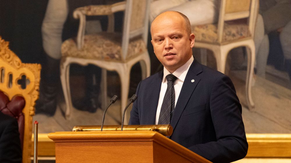 Finansminister Trygve Slagsvold Vedum (Sp) legger fram Statsbudsjettet på Stortinget.