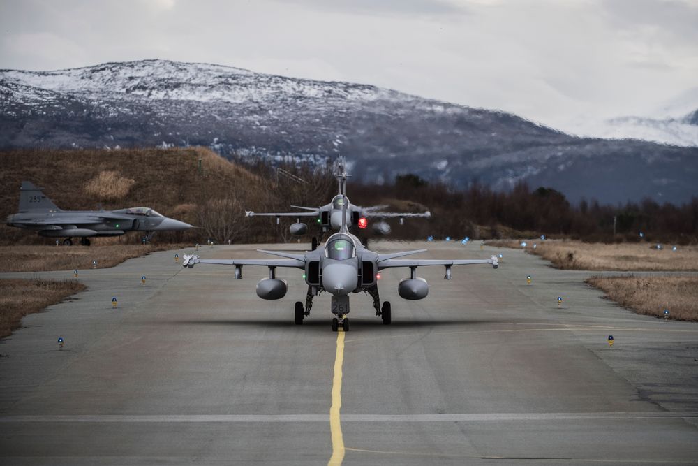 JAS 39 Gripen takser ut på Bodø lufthavn i 2018. Flyet kan bli et aktuelt tillegg til Canadas F-35-flåte.