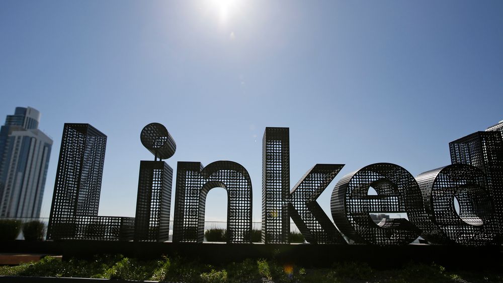 Linkedin merker tørke både i annonse- og stillingsmarkedet og sier opp hundrevis.