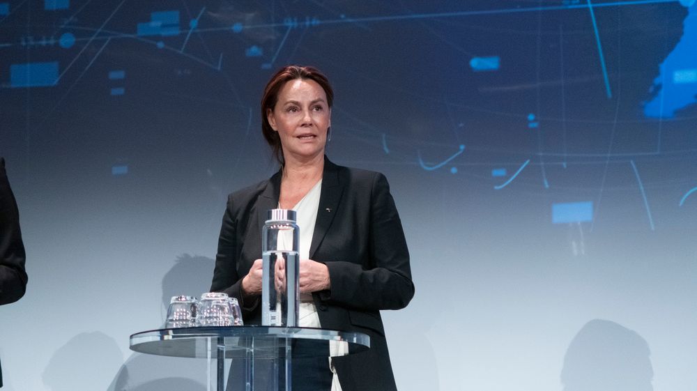 Administrerende direktør Birgitte Engebretsen i Telenor Norge fikk 5000 nye mobilkunder i siste kvartal. Her fotografert på scenen under konferansen Attack 2023 i Oslo.