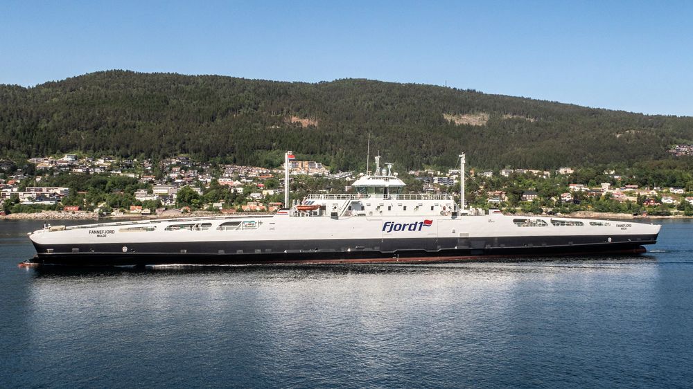 Fjord 1 er solgt til to utenlandske fond.