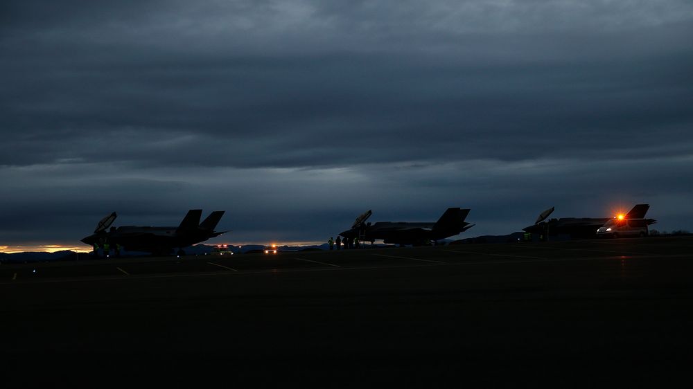 De tre første norske F-35A-flyene landet på Ørland flystasjon 3. november 2017. 6. eller 7. november 2023 kommer fire fly til. Dette er ikke nyproduserte kampfly, men treningsfly som hentes hjem fra flystasjonen Luke i delstaten Arizona i USA.