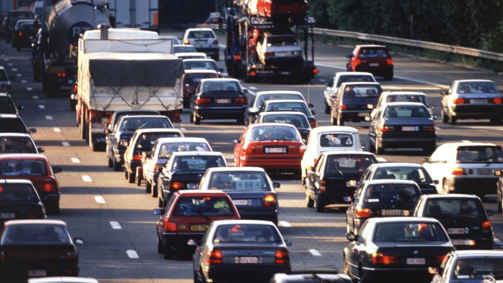Biltrafikk er en vesentlig årsak til dårlig luftkvalitet, ifølge nok en EU-rapport. 