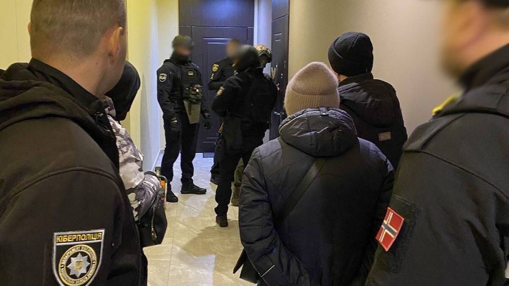 Norsk politi var med da en multinasjonal politiaksjon i Ukraina førte til flere pågripelser av ansvarlige for Hydro-angrepet og 1800 andre løsepengeangrep.