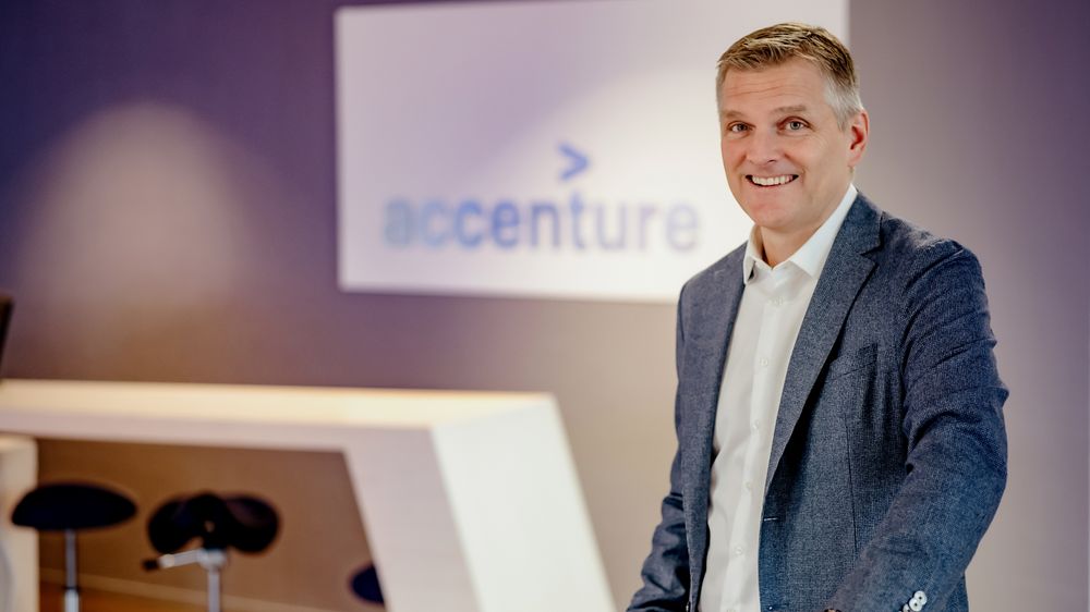 CEO i Accenture Norge, Torbjørn Eik-Nes, har grunn til å smile, etter å ha inngått nok en stor avtale om databistand til Statens vegvesen.