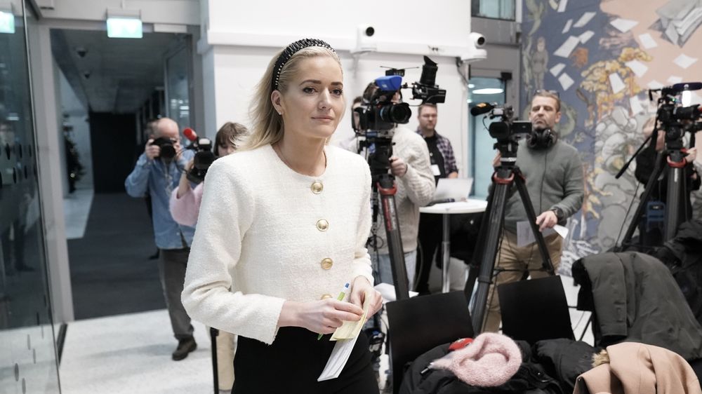 Justis- og beredskapsminister Emilie Enger Mehl på pressetreffet etter at NSM-direktør Sofie Nystrøm har bedt om å få fratre med umiddelbar virkning.