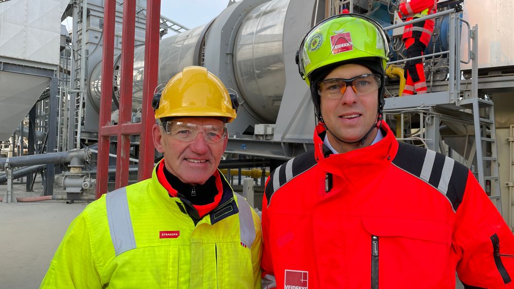 Fv. konserndirektør Øivind Larsen i Veidekke Infrastruktur og direktør Martin T. Holmqvist i Veidekke Asfalt.