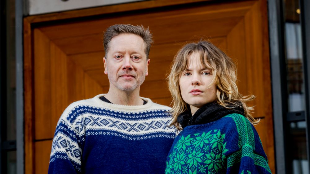 Gina Gylver, leder i Natur og ungdom, og Frode Pleym, leder i Greenpeace Norge, reagerer begge på de høye planlagte investeringene på norsk sokkel – samme dag som klimatoppmøtet vedtar en historisk enighet om overgang fra fossile brensler.
